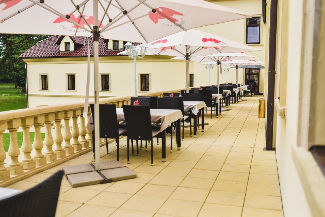 Zamek Kamenny Dvur Hotel Kynsperk nad Ohri Buitenkant foto