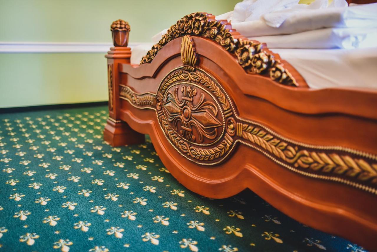 Zamek Kamenny Dvur Hotel Kynsperk nad Ohri Buitenkant foto