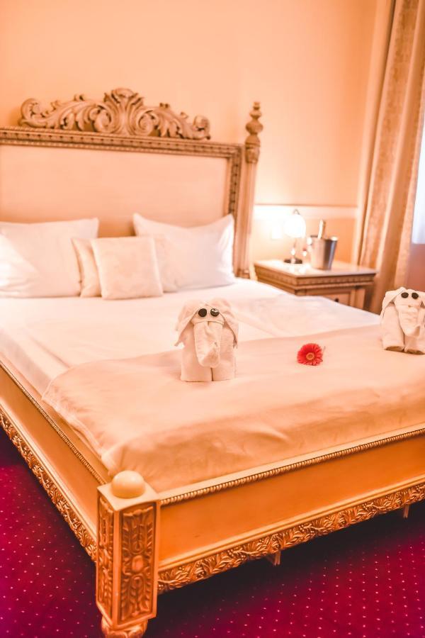 Zamek Kamenny Dvur Hotel Kynsperk nad Ohri Buitenkant foto