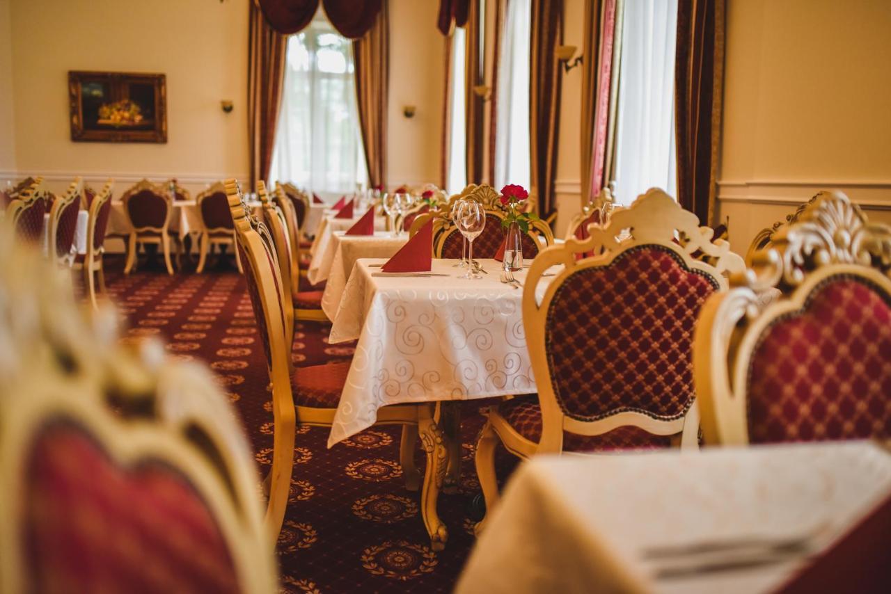 Zamek Kamenny Dvur Hotel Kynsperk nad Ohri Buitenkant foto