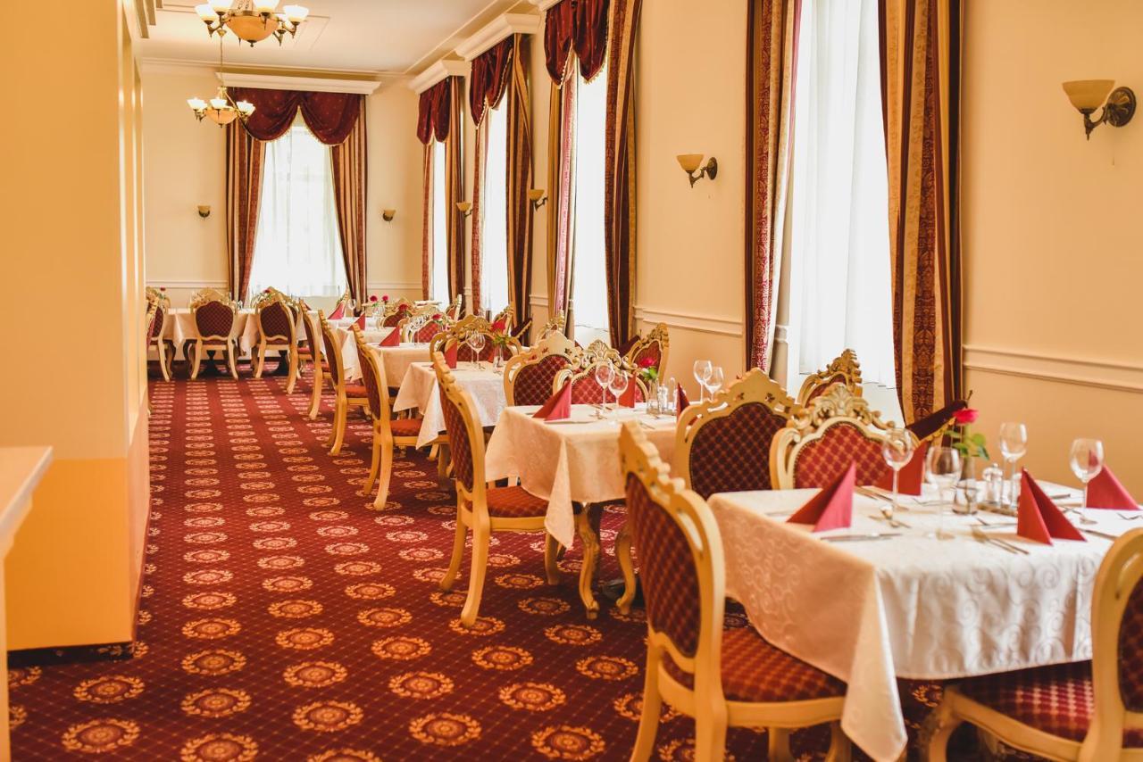 Zamek Kamenny Dvur Hotel Kynsperk nad Ohri Buitenkant foto