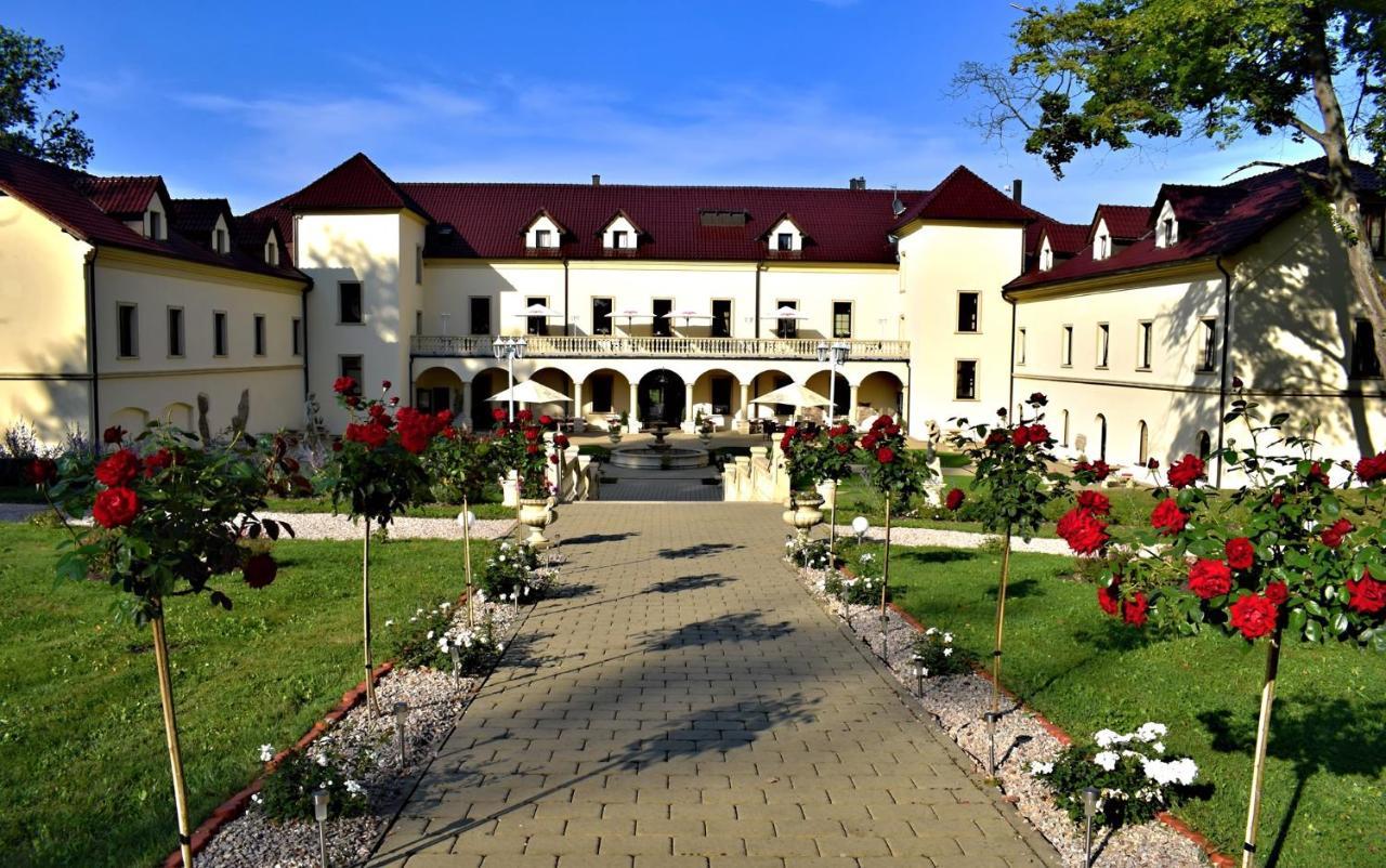 Zamek Kamenny Dvur Hotel Kynsperk nad Ohri Buitenkant foto